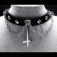 collier Gothique ras du cou en Cuir avec croix antichrist détails